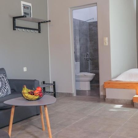 Spitakia-Cozy & Comfy Apartments 10Minutes From The Airport Artemida  Buitenkant foto