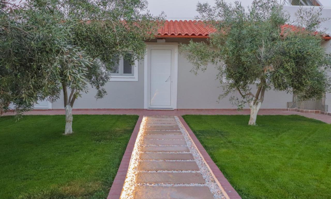 Spitakia-Cozy & Comfy Apartments 10Minutes From The Airport Artemida  Buitenkant foto